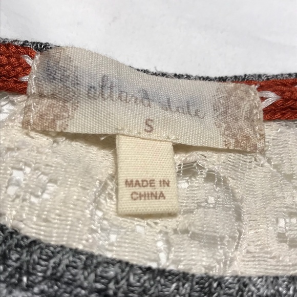 Afraid State Long sleeve top NWT - Picture 2 of 3